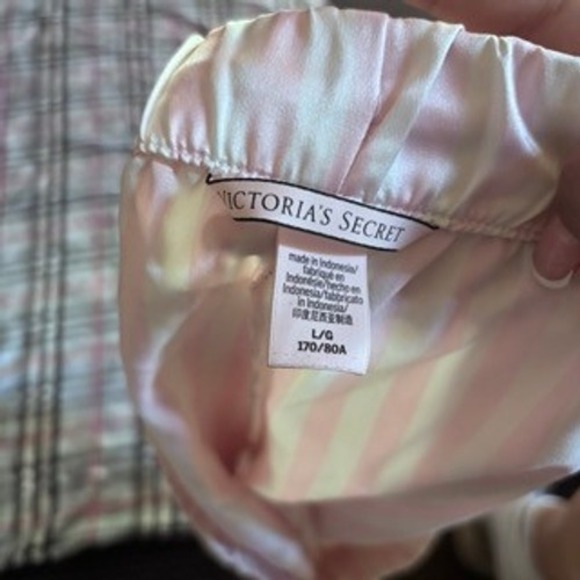Victoria's Secret Pink Striped Satin Sleep Lounge Shorts L Elastic Waist - Picture 3 of 3